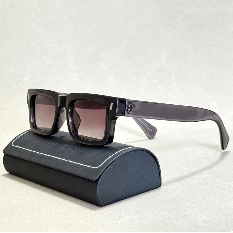 Classic Vintage Rectangular Sunglasses with Tinted Lenses - Image 2