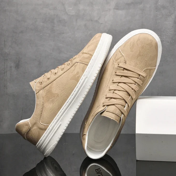 Finn | Classic Low-Top Men's Trainers with Lace-Up Front - Image 9